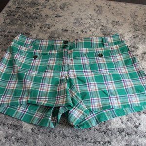 Preppy plaid side slit NY&co shorts 8